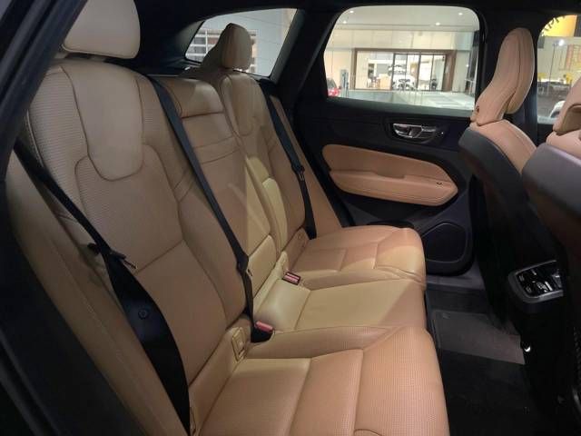 Volvo XC60 2019-06 180336-11