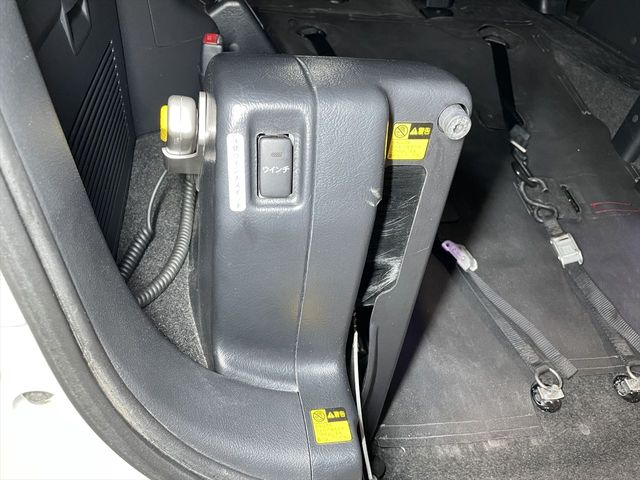 Toyota VELLFIRE 2013-02 180297-12
