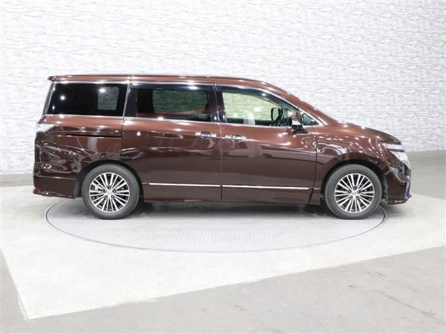 Nissan ELGRAND 2014-02 16368-8