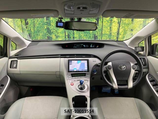 Toyota PRIUS 2012-02 393387-1