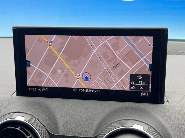 Audi Q2 2017-11 191178-3