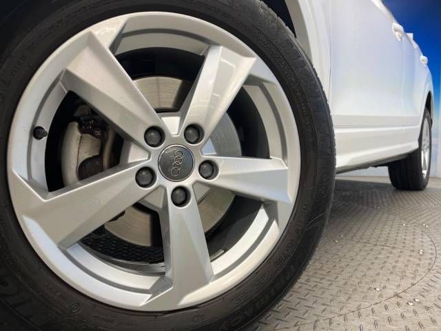 Audi Q2 2017-11 191178-14