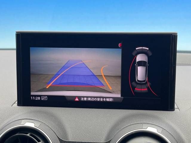 Audi Q2 2017-11 191178-4