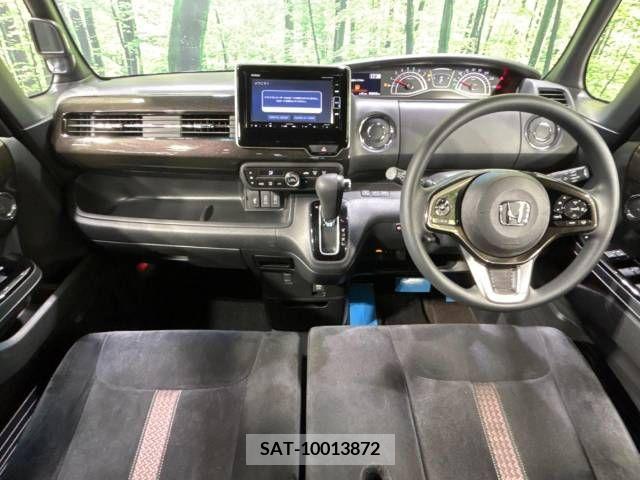 Honda N BOX CUSTOM 2019-02 239141-1