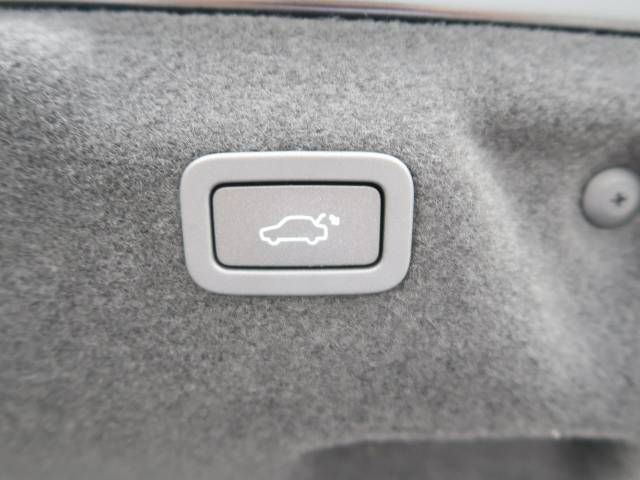 Jaguar XE 2018-12 20018-11