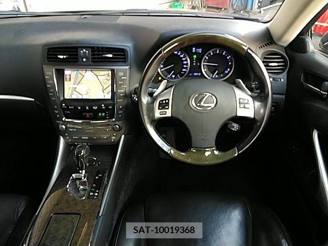 Lexus IS 2011-08 304441-7