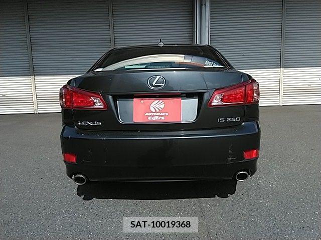 Lexus IS 2011-08 304441-4