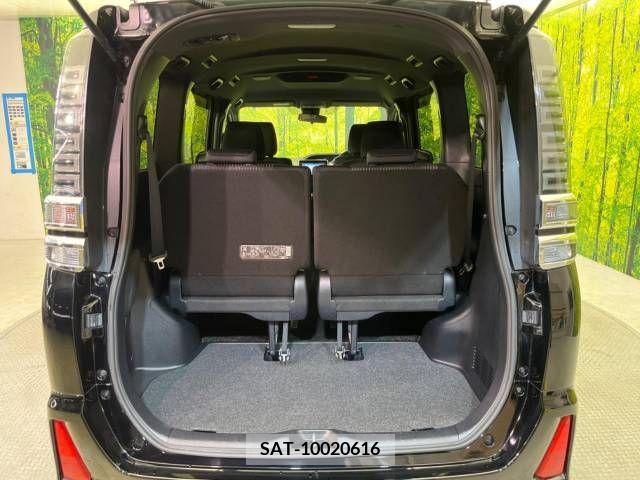 Toyota VOXY 2018-07 337580-11