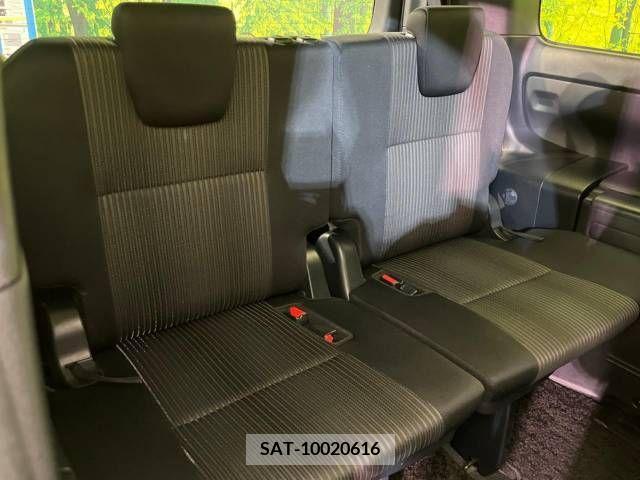 Toyota VOXY 2018-07 337580-10