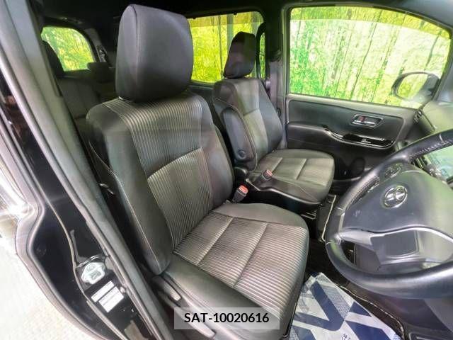Toyota VOXY 2018-07 337580-8