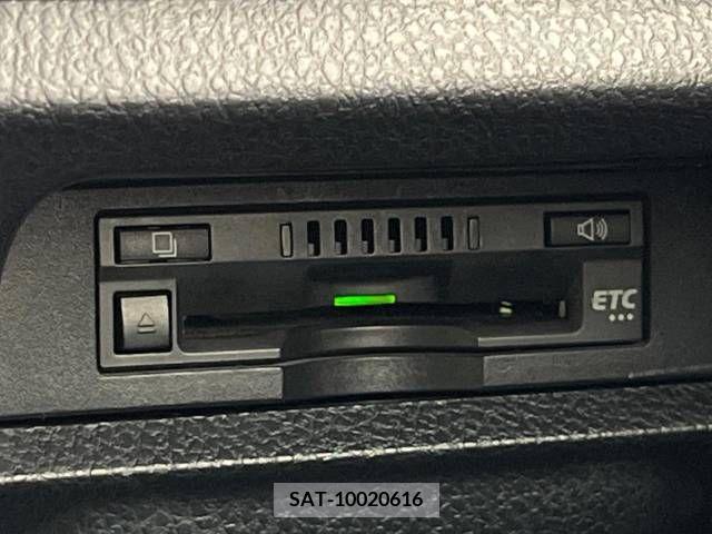 Toyota VOXY 2018-07 337580-6