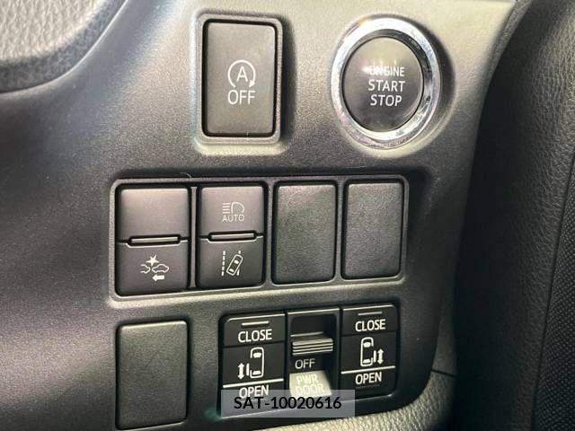Toyota VOXY 2018-07 337580-3