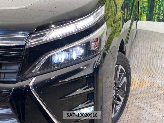 Toyota VOXY 2018-07 337580-13