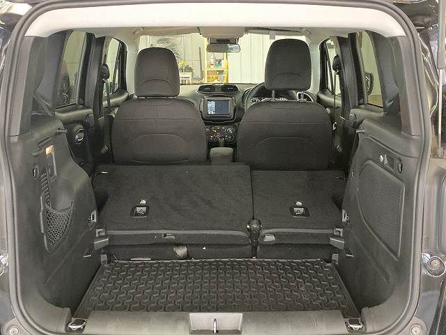 Jeep RENEGADE 2018-01 23847-12