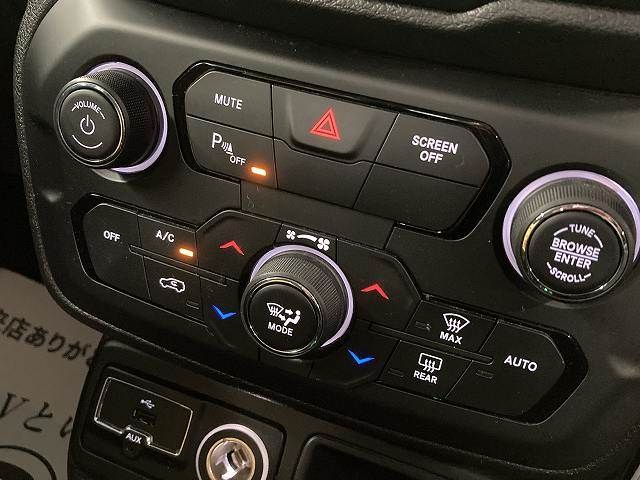 Jeep RENEGADE 2018-01 23847-11