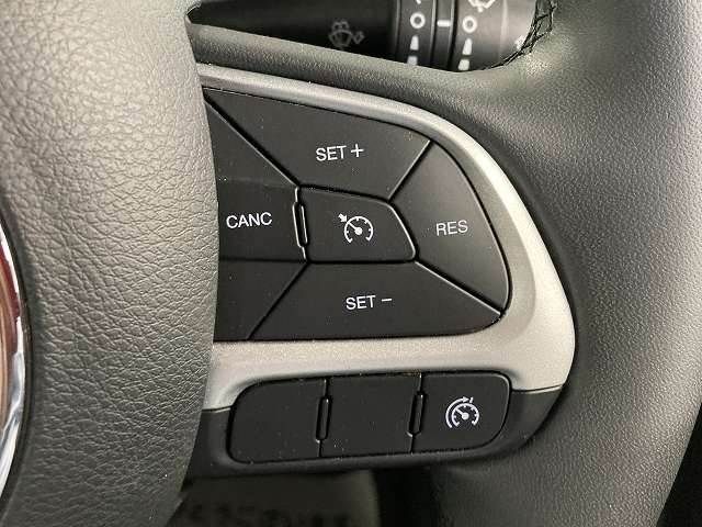 Jeep RENEGADE 2018-01 23847-7