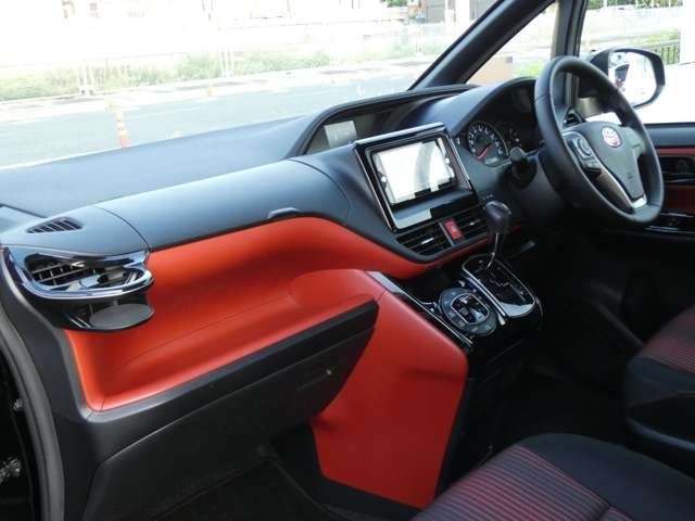 Toyota VOXY 2019-01 22546-14