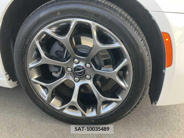 Chrysler 300 2016-02 265467-6