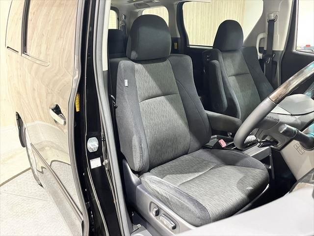 Toyota VELLFIRE 2012-11 180867-19