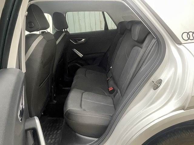 Audi Q2 2019-01 21232-13