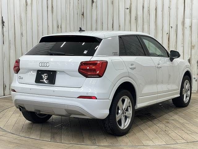 Audi Q2 2019-01 21232-17