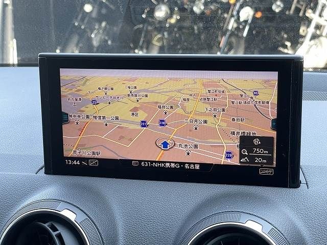 Audi Q2 2019-01 21232-3