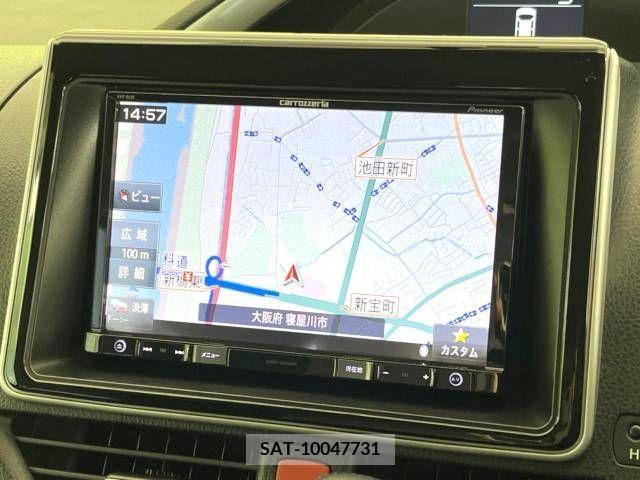 Toyota VOXY 2015-10 235328-2