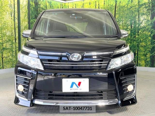 Toyota VOXY 2015-10 235328-14
