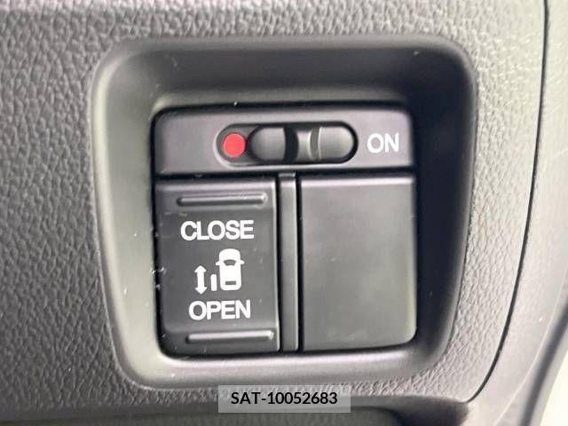 Honda N BOX CUSTOM 2017-06 306719-5