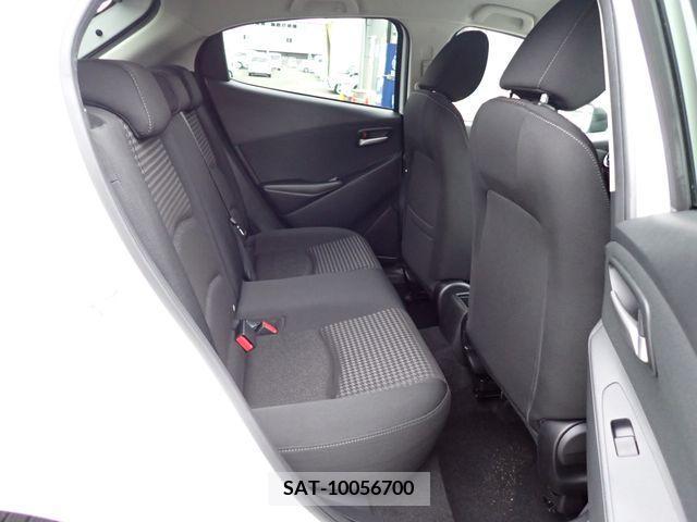 Mazda DEMIO 2017-12 372421-15