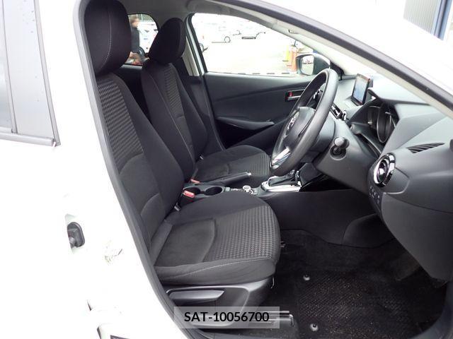 Mazda DEMIO 2017-12 372421-14