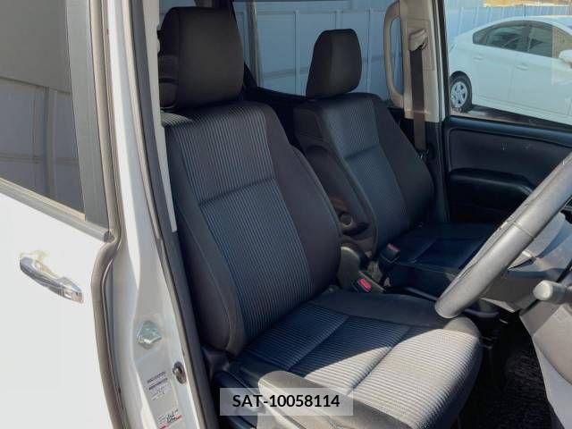 Toyota VOXY 2015-11 251628-7