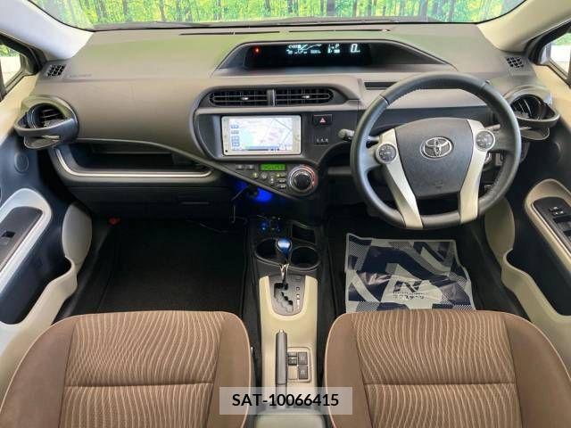 Toyota AQUA 2014-07 292308-1