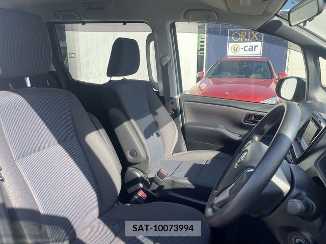 Toyota NOAH 2017-02 330103-4