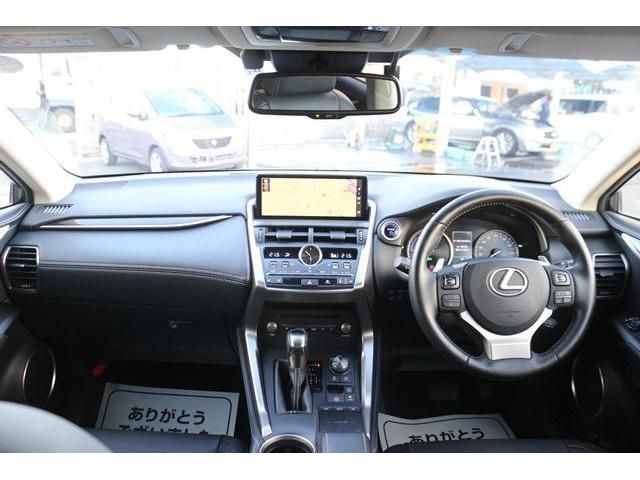 Lexus NX 2018-06 6832-12