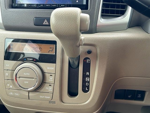 Suzuki SPACIA 2014-02 28608-19