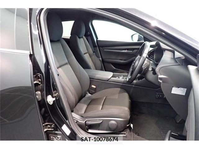 Mazda MAZDA3 2022-04 373241-20