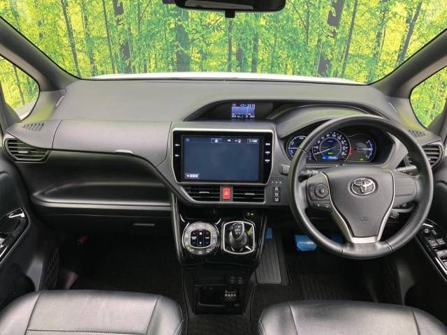 Toyota NOAH HYBRID 2017-10 19443-1