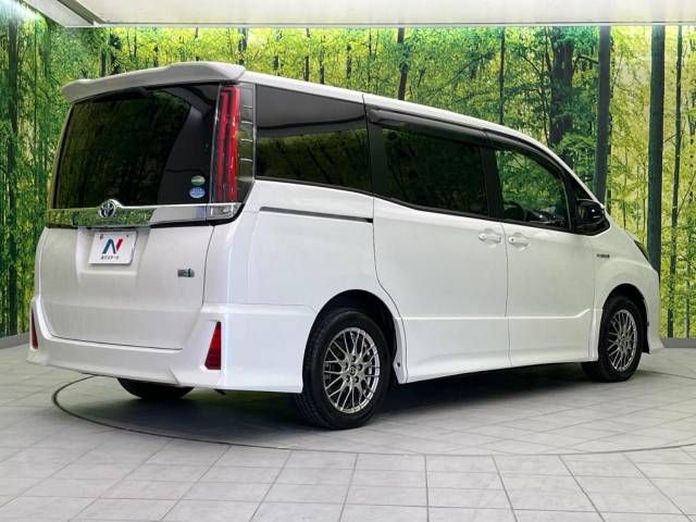 Toyota NOAH HYBRID 2017-10 19443-17