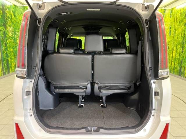 Toyota NOAH HYBRID 2017-10 19443-10