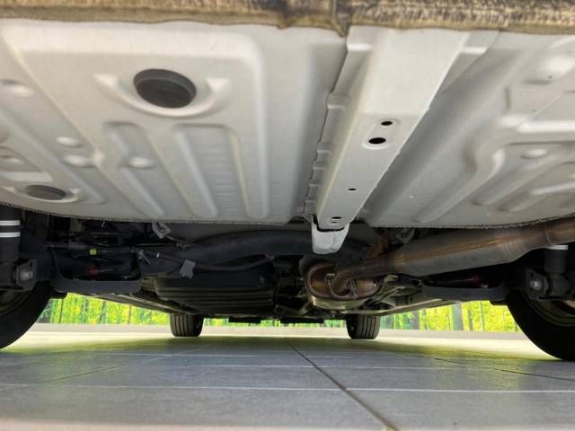 Toyota NOAH HYBRID 2017-10 19443-19