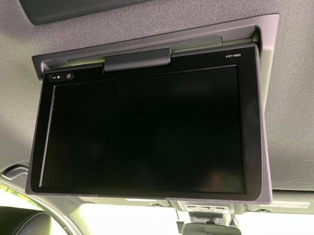Toyota NOAH HYBRID 2017-10 19443-2