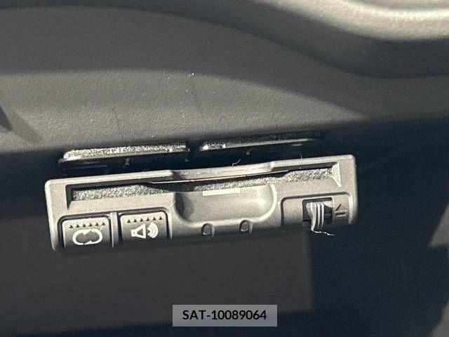 Nissan NOTE 2014-02 327778-5