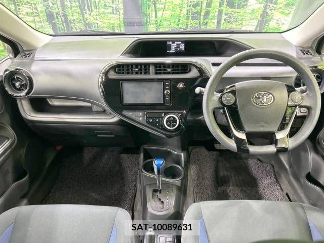 Toyota AQUA 2017-12 260372-1