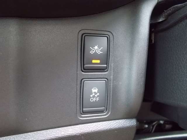 Nissan SERENA 2018-04 23093-17