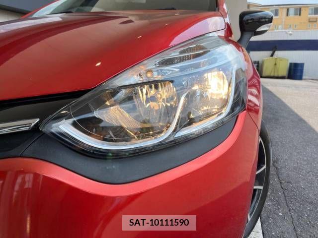 Renault LUTECIA 2015-04 393642-11