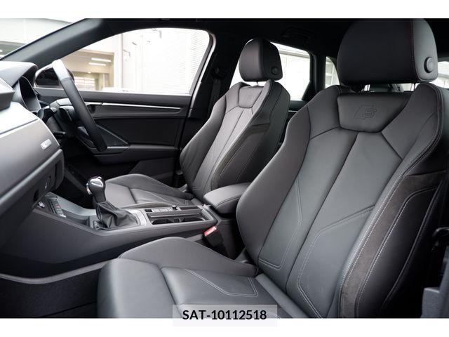 Audi Q3 2023-07 212194-12