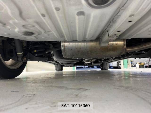 Toyota ESTIMA 2011-12 299190-18