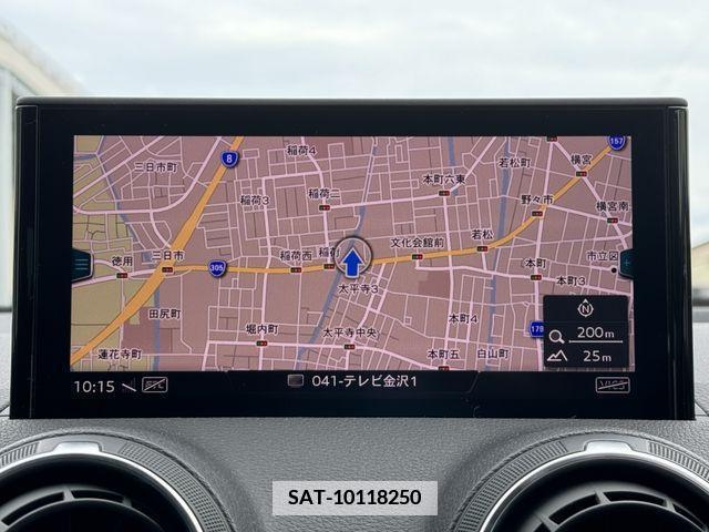 Audi Q2 2017-12 347281-10