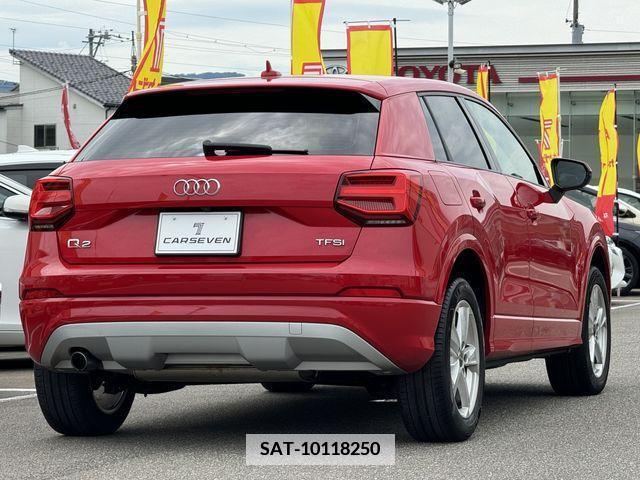 Audi Q2 2017-12 347281-5